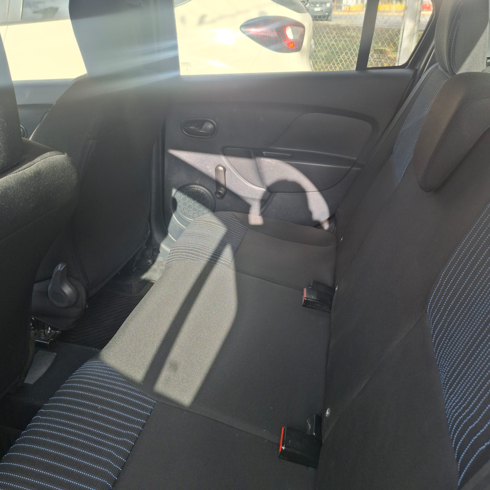 Renault Logan miniatura 9